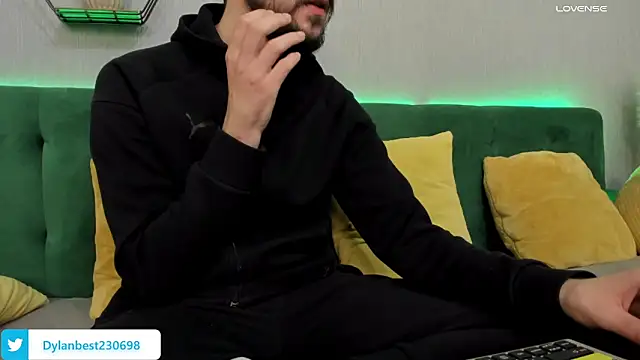 Snapshot of Dylan_Best chatting on 11-19-25, 10:54 Dylan Best online show from 11-19-25, 10:54