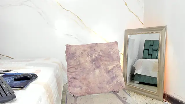 IsiisLovei online show from 09-10-25, 02:39