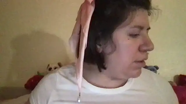 Snapshot of HYPHYtype chatting on 02-26-26, 04:11 HYPHYtype online show from 02-26-26, 04:11