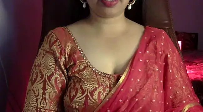 Snapshot of Maalnad_beauty chatting on 12-10-24, 05:39 Maalnad beauty online show from 12-10-24, 05:39