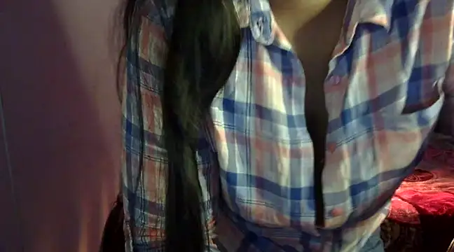 Snapshot of Maalnad_beauty chatting on 02-11-25, 05:50 Maalnad beauty online show from 02-11-25, 05:50