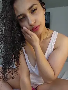 Snapshot of Lucy_Marin chatting on 02-09-26, 01:48 Lucy Marin online show from 02-09-26, 01:48