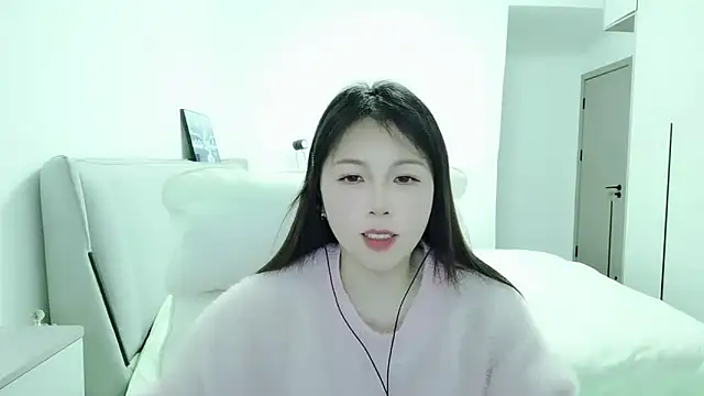 Snapshot of Sunset_glow chatting on 12-21-25, 03:19 Sunset glow online show from 12-21-25, 03:19