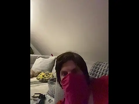 petuletra online show from 11-19-25, 11:49