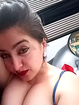 Snapshot of Cherry_1992 chatting on 12-10-24, 06:28 Cherry 1992 online show from 12-10-24, 06:28