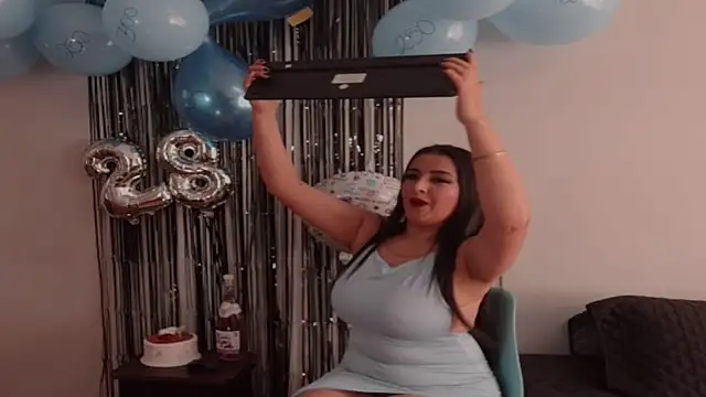 Snapshot of Cherry_1992 chatting on 02-03-25, 02:13 Cherry 1992 online show from 02-03-25, 02:13