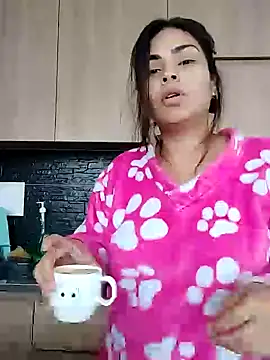 Snapshot of Ivanna2 chatting on 12-20-24, 02:05 Ivanna2 online show from 12-20-24, 02:05