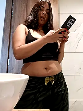 Snapshot of Ivanna2 chatting on 02-15-26, 02:14 Ivanna2 online show from 02-15-26, 02:14