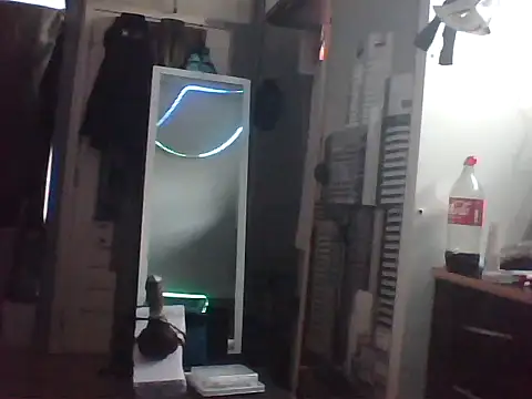 Snapshot of slutviki chatting on 12-16-25, 02:00 slutviki online show from 12-16-25, 02:00