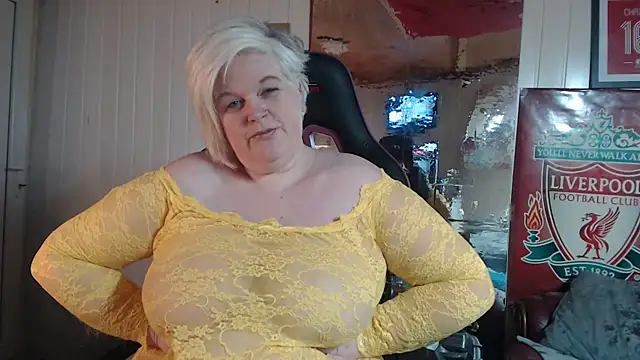 Snapshot of sexychazza16 chatting on 12-11-24, 08:36 sexychazza16 online show from 12-11-24, 08:36