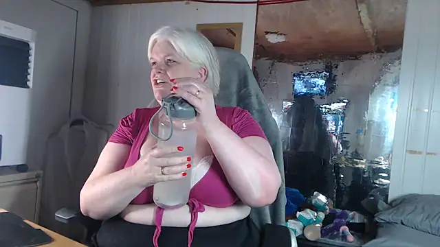 Snapshot of sexychazza16 chatting on 09-08-25, 06:51 sexychazza16 online show from 09-08-25, 06:51