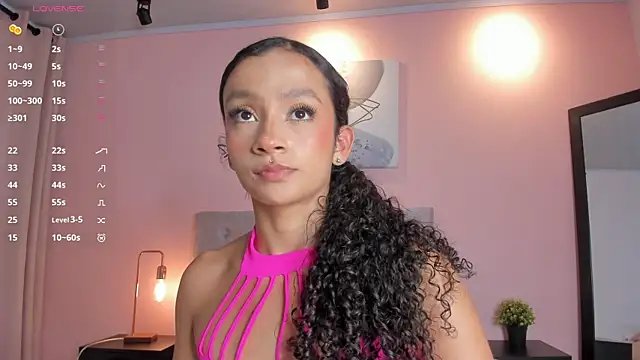 Snapshot of brianathompson chatting on 02-07-25, 07:06 brianathompson online show from 02-07-25, 07:06