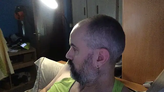 pollito1985 2 online show from 02-11-26, 09:36