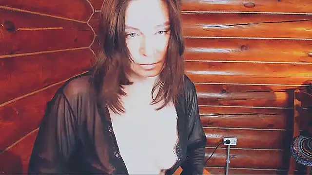 Snapshot of Platina_Fox chatting on 11-27-25, 05:31 Platina Fox online show from 11-27-25, 05:31