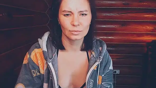 Platina Fox online show from 12-22-25, 04:42