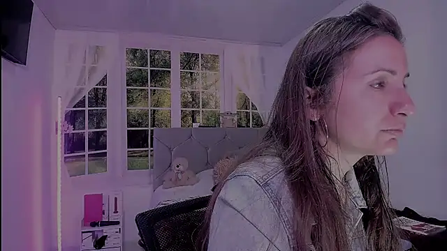 vanessabrown  online show from 04-04-26, 12:46