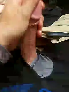 Snapshot of MrDaRkO_420 chatting on 02-01-25, 08:37 MrDaRkO 420 online show from 02-01-25, 08:37