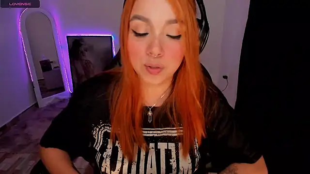 GiaBrooksX online show from 11-22-25, 03:27