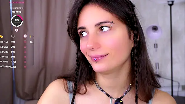 Holla Molly online show from 10-14-25, 05:52