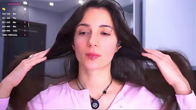 Snapshot of Holla_Molly chatting on 02-24-26, 06:44 Holla Molly online show from 02-24-26, 06:44