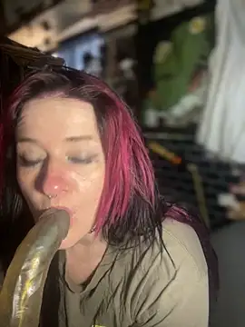 Snapshot of 1-800-FUCKYOU chatting on 12-12-24, 06:21 1-800-FUCKYOU online show from 12-12-24, 06:21