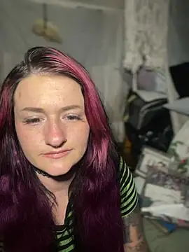 Snapshot of 1-800-FUCKYOU chatting on 01-01-25, 01:15 1-800-FUCKYOU online show from 01-01-25, 01:15