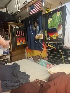 Snapshot of 1-800-FUCKYOU chatting on 01-22-25, 08:18 1-800-FUCKYOU online show from 01-22-25, 08:18