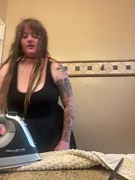 Snapshot of 1-800-FUCKYOU chatting on 10-12-25, 05:45 1-800-FUCKYOU online show from 10-12-25, 05:45