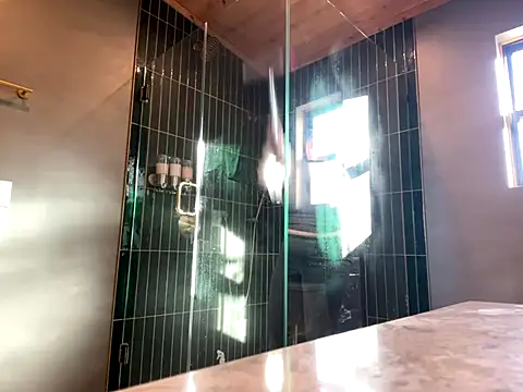 Snapshot of 1-800-FUCKYOU chatting on 11-10-25, 10:31 1-800-FUCKYOU online show from 11-10-25, 10:31