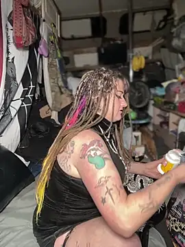 Snapshot of 1-800-FUCKYOU chatting on 11-15-25, 07:05 1-800-FUCKYOU online show from 11-15-25, 07:05