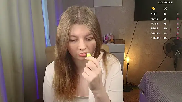 Snapshot of Vivian_cutie chatting on 01-18-26, 12:31 Vivian cutie online show from 01-18-26, 12:31