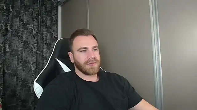 Snapshot of Thori92 chatting on 12-14-24, 07:25 Thori92 online show from 12-14-24, 07:25