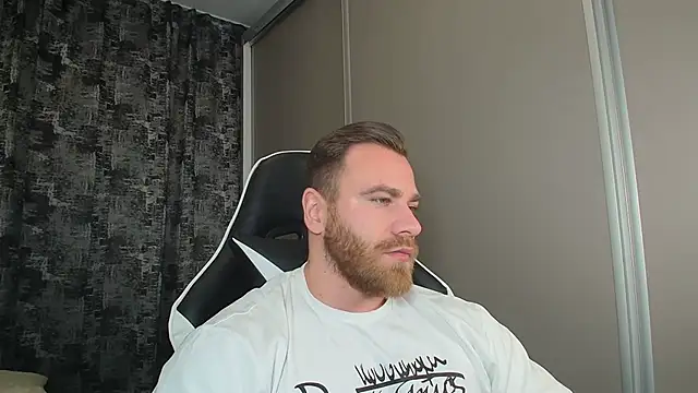 Snapshot of Thori92 chatting on 12-17-24, 08:10 Thori92 online show from 12-17-24, 08:10