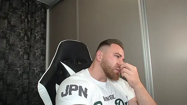 Snapshot of Thori92 chatting on 12-18-24, 10:02 Thori92 online show from 12-18-24, 10:02