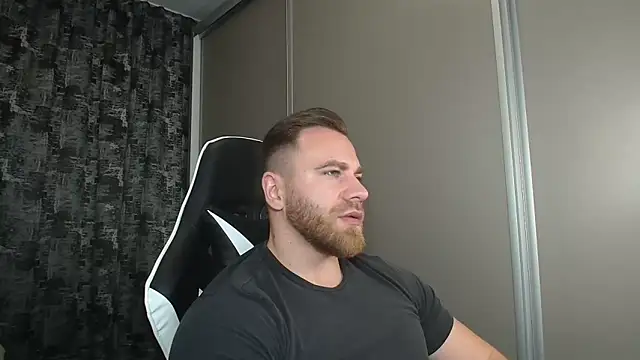 Snapshot of Thori92 chatting on 12-21-24, 08:00 Thori92 online show from 12-21-24, 08:00