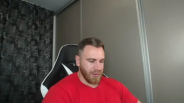 Snapshot of Thori92 chatting on 12-28-24, 08:04 Thori92 online show from 12-28-24, 08:04