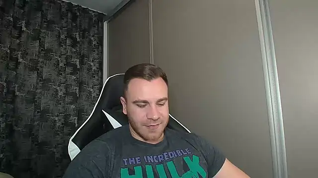 Snapshot of Thori92 chatting on 01-01-25, 06:27 Thori92 online show from 01-01-25, 06:27