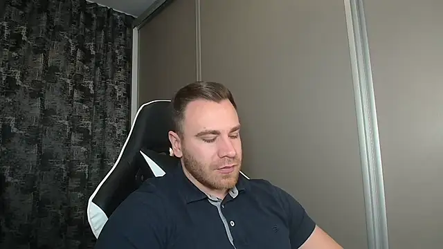 Snapshot of Thori92 chatting on 01-04-25, 05:26 Thori92 online show from 01-04-25, 05:26