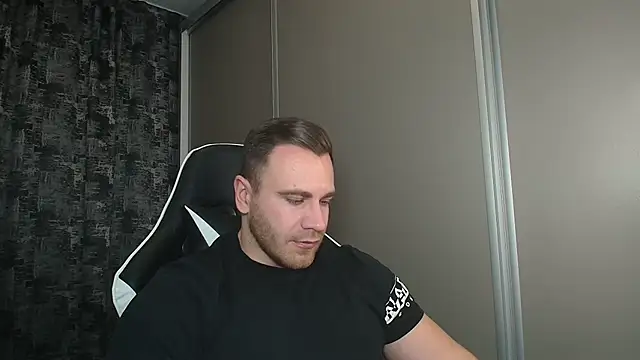 Snapshot of Thori92 chatting on 01-07-25, 06:35 Thori92 online show from 01-07-25, 06:35