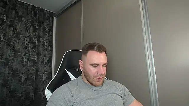 Snapshot of Thori92 chatting on 01-08-25, 06:52 Thori92 online show from 01-08-25, 06:52