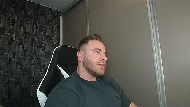 Snapshot of Thori92 chatting on 01-11-25, 03:09 Thori92 online show from 01-11-25, 03:09