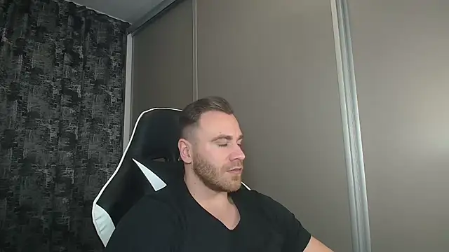 Snapshot of Thori92 chatting on 01-12-25, 06:38 Thori92 online show from 01-12-25, 06:38