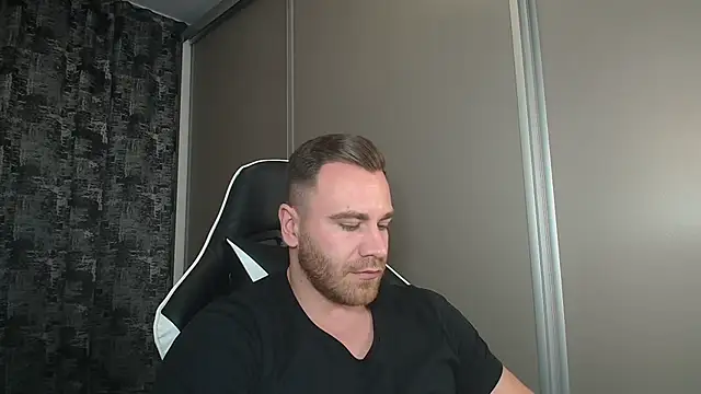 Snapshot of Thori92 chatting on 01-12-25, 09:40 Thori92 online show from 01-12-25, 09:40