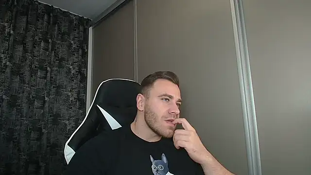 Snapshot of Thori92 chatting on 01-18-25, 05:59 Thori92 online show from 01-18-25, 05:59