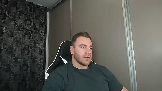 Snapshot of Thori92 chatting on 01-19-25, 06:00 Thori92 online show from 01-19-25, 06:00