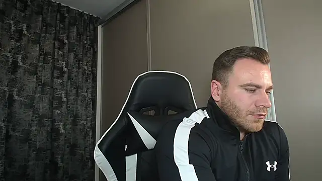 Snapshot of Thori92 chatting on 01-20-25, 08:18 Thori92 online show from 01-20-25, 08:18