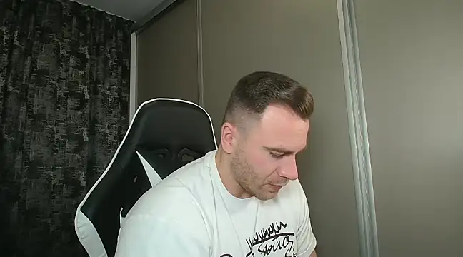 Snapshot of Thori92 chatting on 01-25-25, 03:41 Thori92 online show from 01-25-25, 03:41