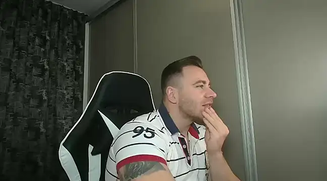 Snapshot of Thori92 chatting on 01-26-25, 03:03 Thori92 online show from 01-26-25, 03:03