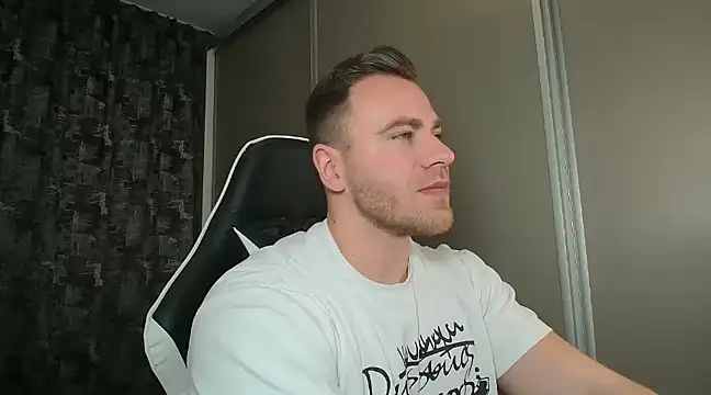 Snapshot of Thori92 chatting on 01-30-25, 05:17 Thori92 online show from 01-30-25, 05:17