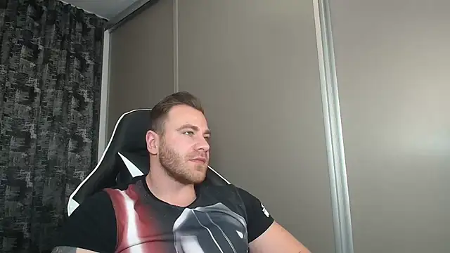 Snapshot of Thori92 chatting on 02-05-25, 08:25 Thori92 online show from 02-05-25, 08:25